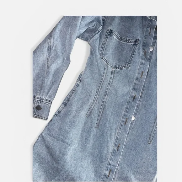 397. Le Lis Long Sleeve Light Wash Denim Button-Down Shirt Dress - Picture 3 of 5